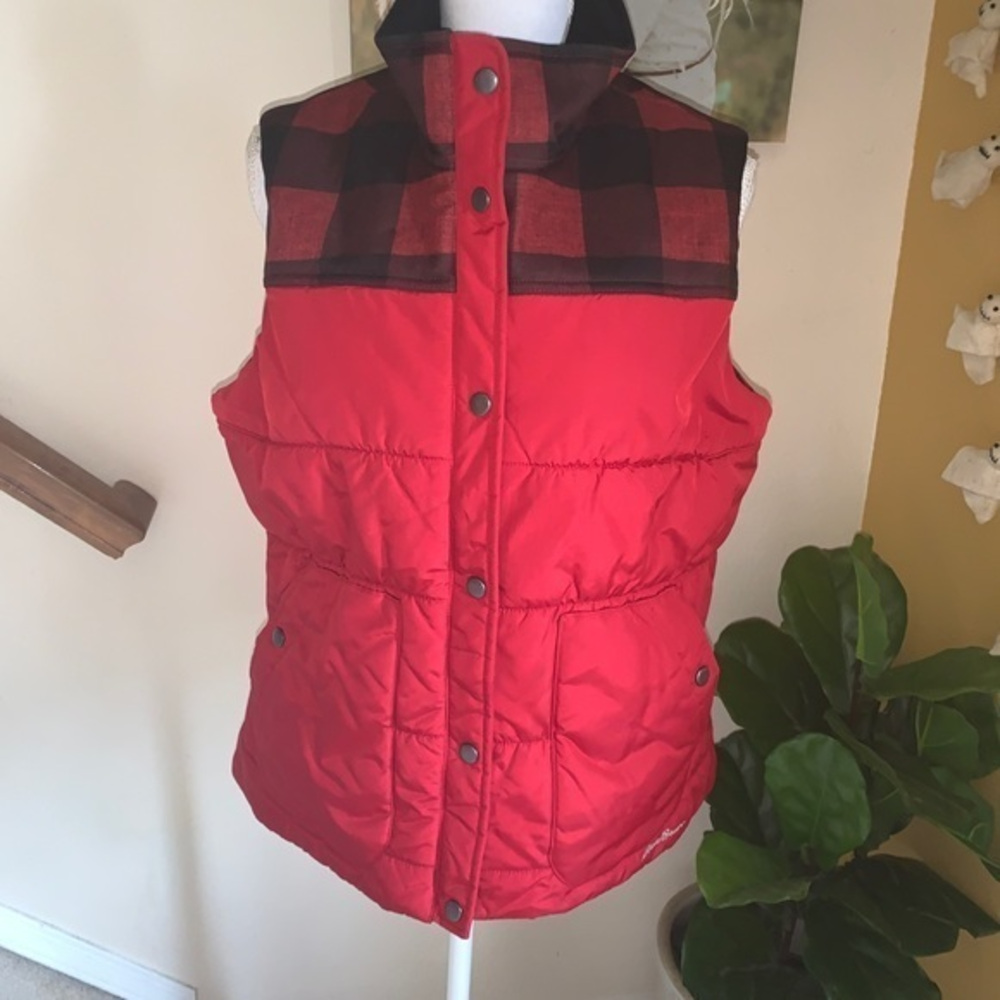 Eddie Bauer buffalo plaid red black puffer vest L